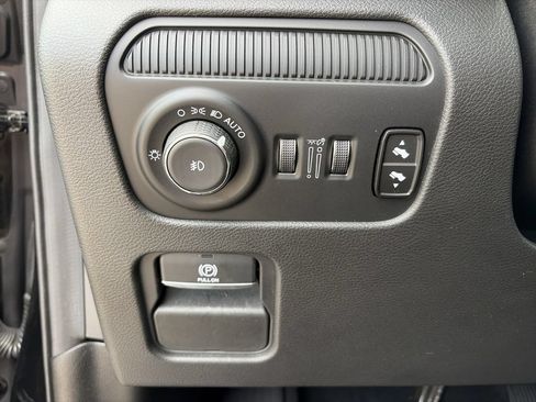Used 2024 Jeep Wagoneer Series III AWD/4WD image 20