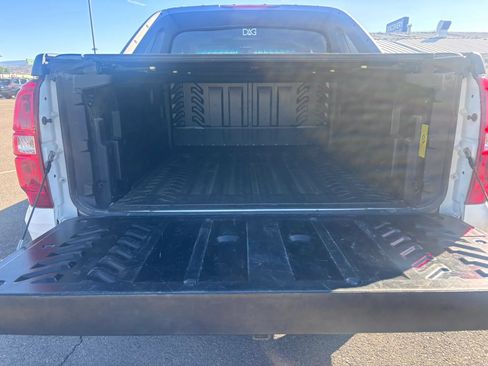 Used 2011 Chevrolet Avalanche LTZ AWD/4WD image 10