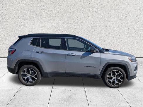 Used 2024 Jeep Compass Limited image 2