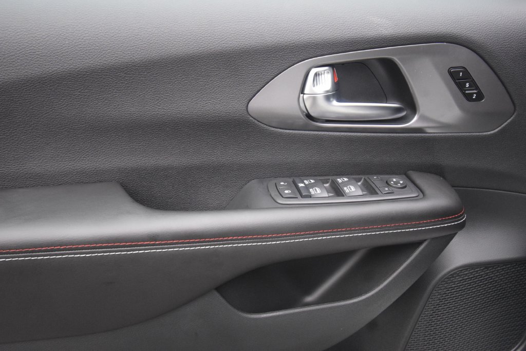 New 2027 Chrysler Pacifica Select FWD image 28