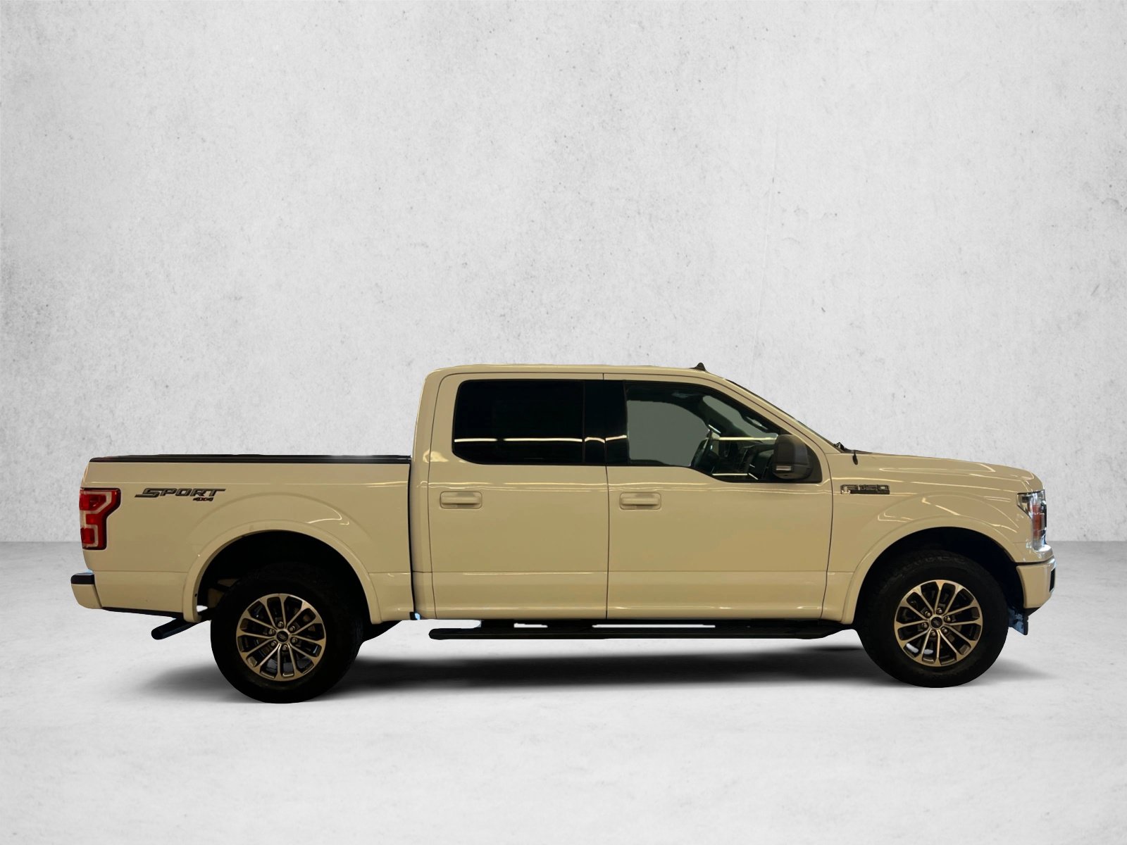 Used 2019 Ford F150 XLT w/ Equipment Group 302A Luxury AWD/4WD image 4