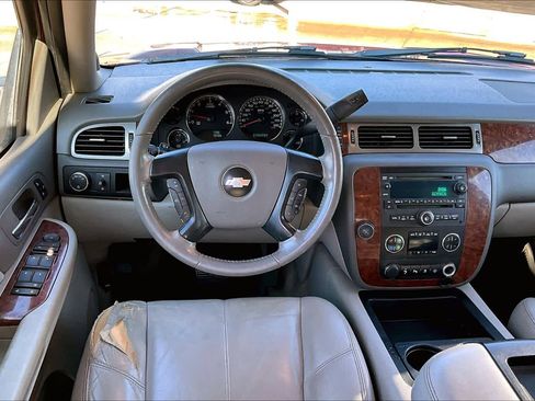 Used 2007 Chevrolet Tahoe LTZ w/ LTZ Preferred Equipment Group image 5