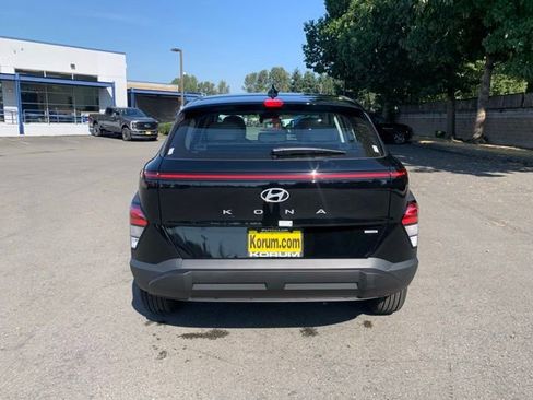 New 2026 Hyundai Kona SE image 4