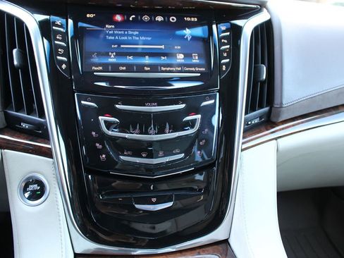 Used 2015 Cadillac Escalade ESV Premium image 50