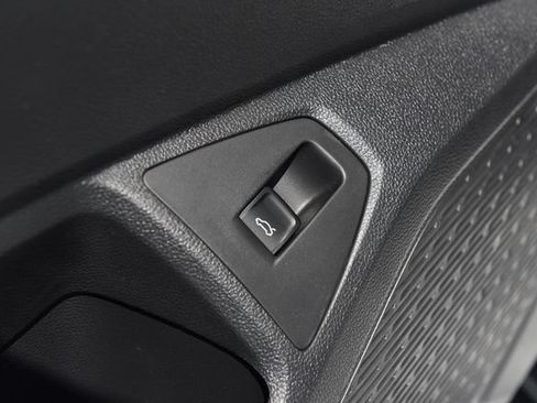 New 2026 Volkswagen Jetta GLI Autobahn FWD image 9