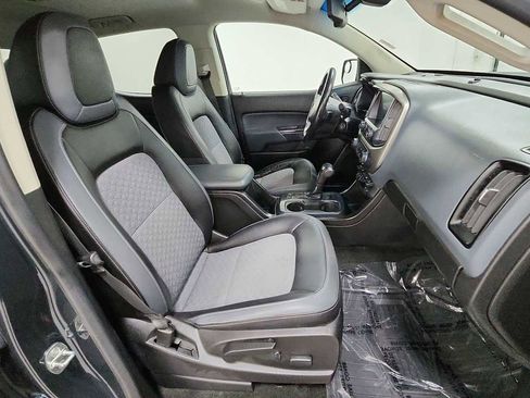 Used 2017 Chevrolet Colorado Z71 image 28