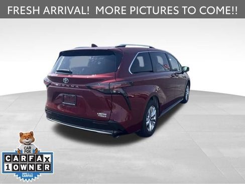 Used 2024 Toyota Sienna Limited AWD/4WD image 5