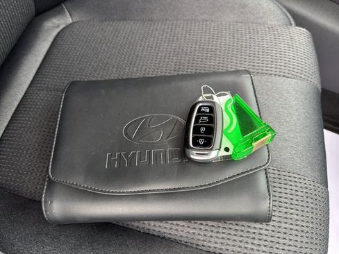 Used 2020 Hyundai Santa Fe SEL w/ Convenience Package AWD/4WD image 30