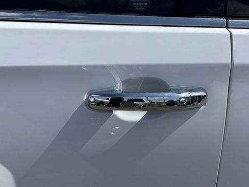 Used 2024 GMC Sierra 1500 SLT AWD/4WD image 45