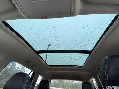 Used 2022 Volkswagen Atlas SEL R-Line image 24