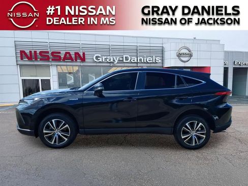 Used 2021 Toyota Venza LE AWD/4WD image 4