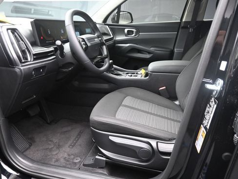 Used 2026 Kia Sorento LX FWD image 17