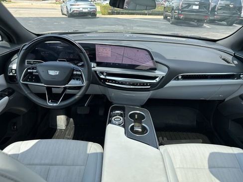 Used 2024 Cadillac Lyriq Sport image 17