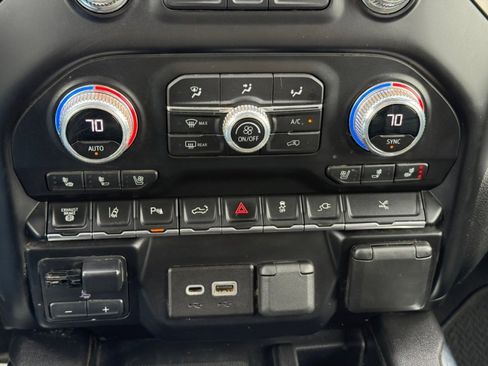 Used 2023 GMC Sierra 3500 Denali w/ Denali Ultimate Package image 28