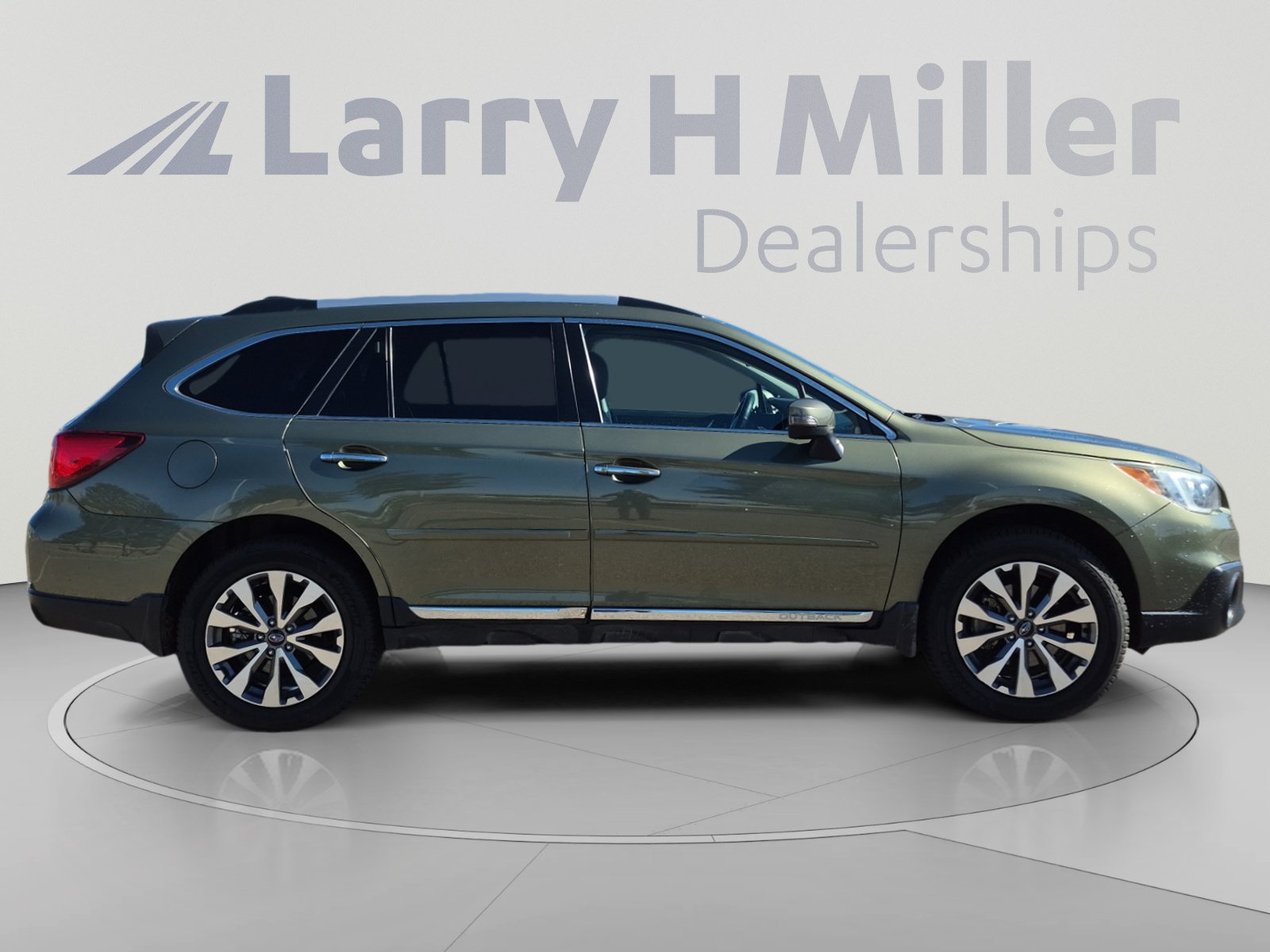 Used 2017 Subaru Outback 3.6R Touring w/ Popular Package #5A AWD/4WD image 6