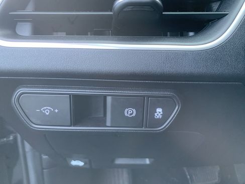 Used 2025 Kia K4 LXS image 13