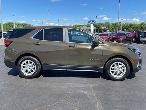 Used 2024 Chevrolet Equinox LT w/ LPO, Floor Liner Package FWD image 6