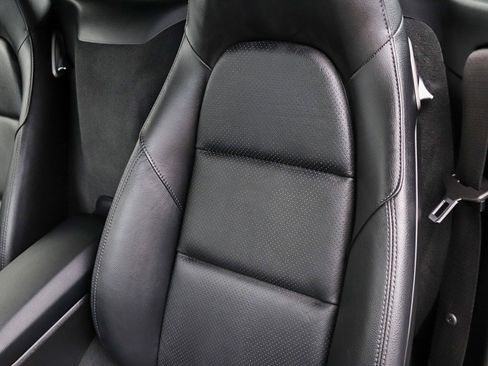 Used 2018 Porsche 718 Cayman RWD image 22