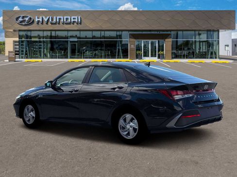 New 2026 Hyundai Elantra SE image 4
