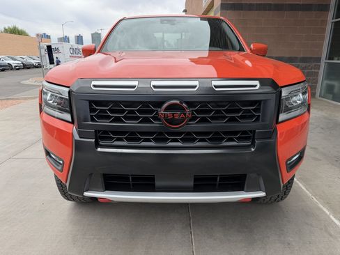 Used 2025 Nissan Frontier PRO-4X AWD/4WD image 10
