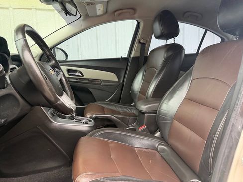 Used 2013 Chevrolet Cruze LT FWD image 12
