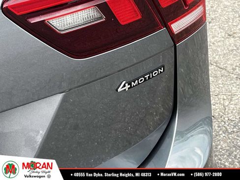 Used 2022 Volkswagen Tiguan SE AWD/4WD image 11