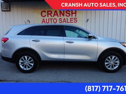 Used 2016 Kia Sorento L FWD image 4