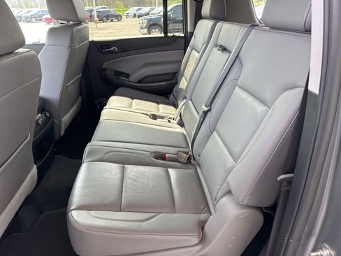 Used 2019 Chevrolet Suburban LT AWD/4WD image 35