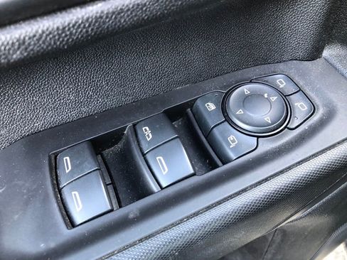 Used 2021 Chevrolet Silverado 2500 Custom w/ Custom Value Package image 16