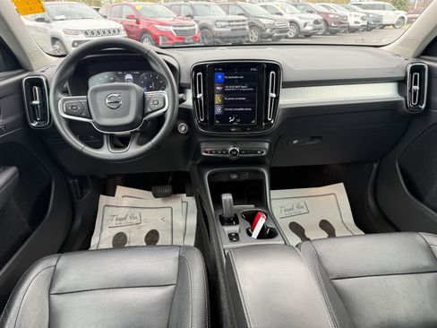 Used 2020 Volvo XC40 T5 Momentum w/ Protection Package AWD/4WD image 12