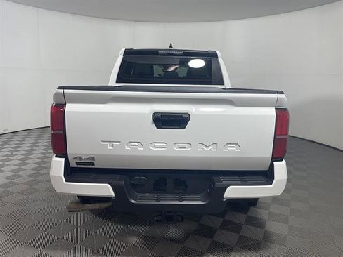 Certified 2025 Toyota Tacoma SR5 AWD/4WD image 6