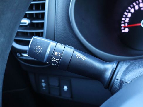 Used 2017 Kia Soul Base image 28