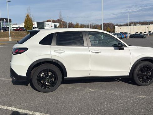 New 2026 Honda HR-V Sport image 4