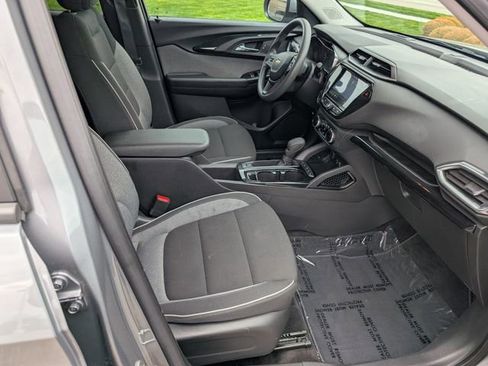 Used 2023 Chevrolet TrailBlazer LT w/ Convenience Package AWD/4WD image 4