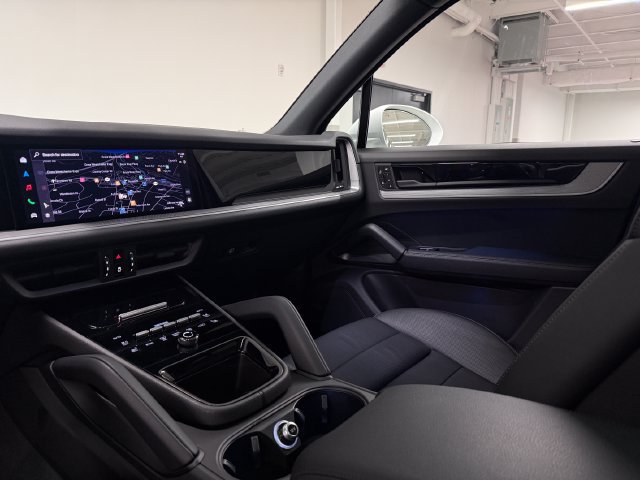 Certified 2026 Porsche Cayenne AWD/4WD image 14