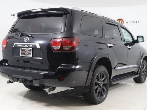 Used 2021 Toyota Sequoia Platinum image 3