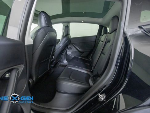 Used 2022 Tesla Model Y Long Range AWD/4WD image 26