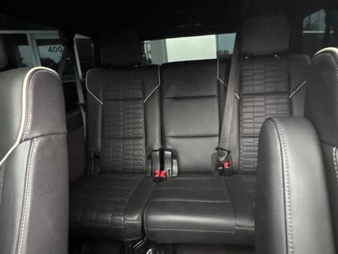 Used 2025 Cadillac Escalade ESV Sport Platinum AWD/4WD image 9