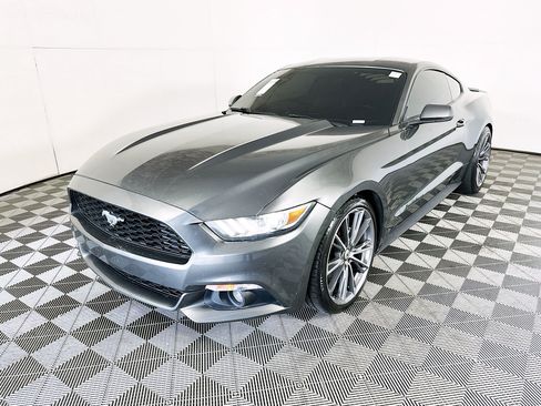 Used 2017 Ford Mustang Premium RWD image 7