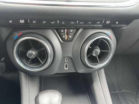 Used 2022 Chevrolet Blazer LT AWD/4WD image 19