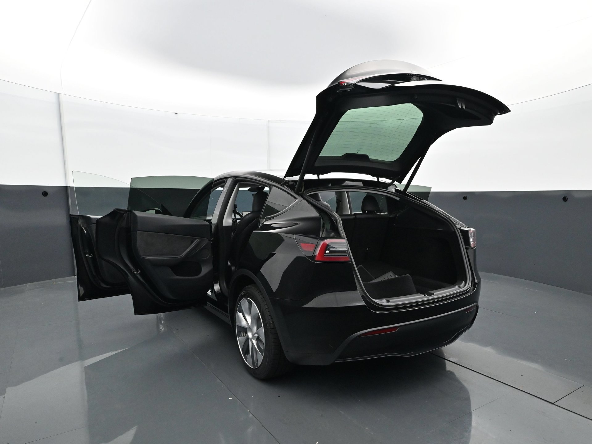 Used 2023 Tesla Model Y Long Range AWD/4WD image 33