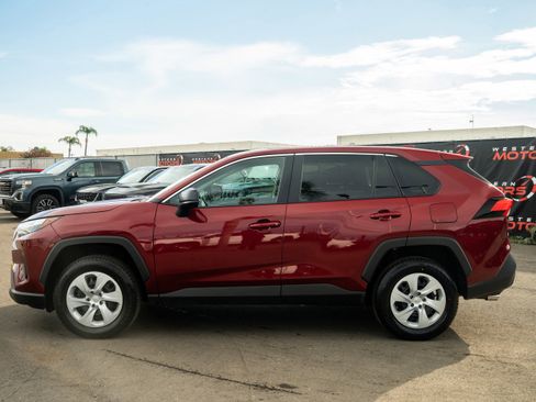 Used 2024 Toyota RAV4 LE image 7