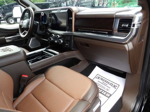 Used 2025 Ford F350 King Ranch w/ Chrome Package AWD/4WD image 45