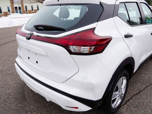 Used 2022 Nissan Kicks S image 26