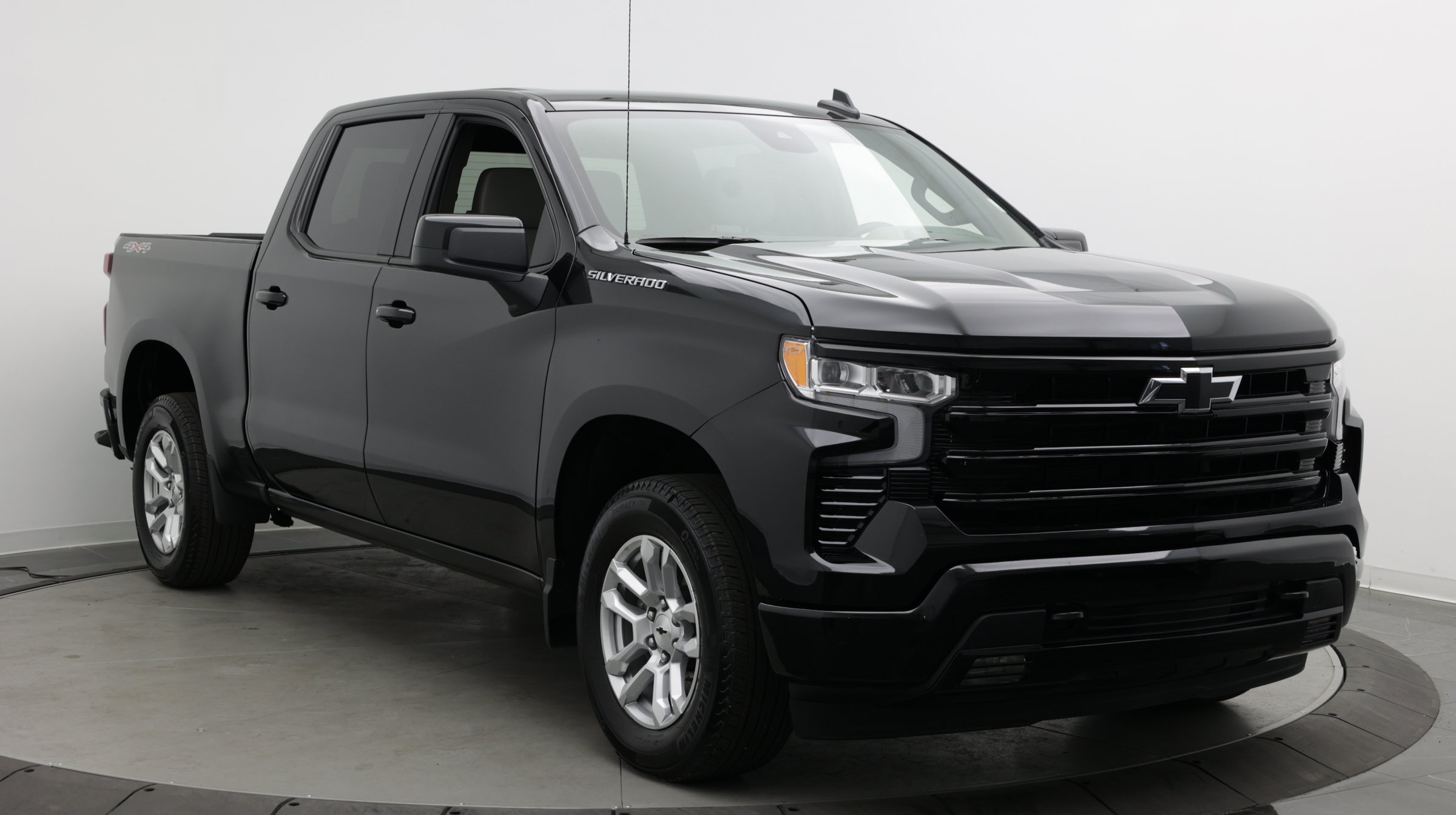 Used 2026 Chevrolet Silverado 1500 RST AWD/4WD image 3