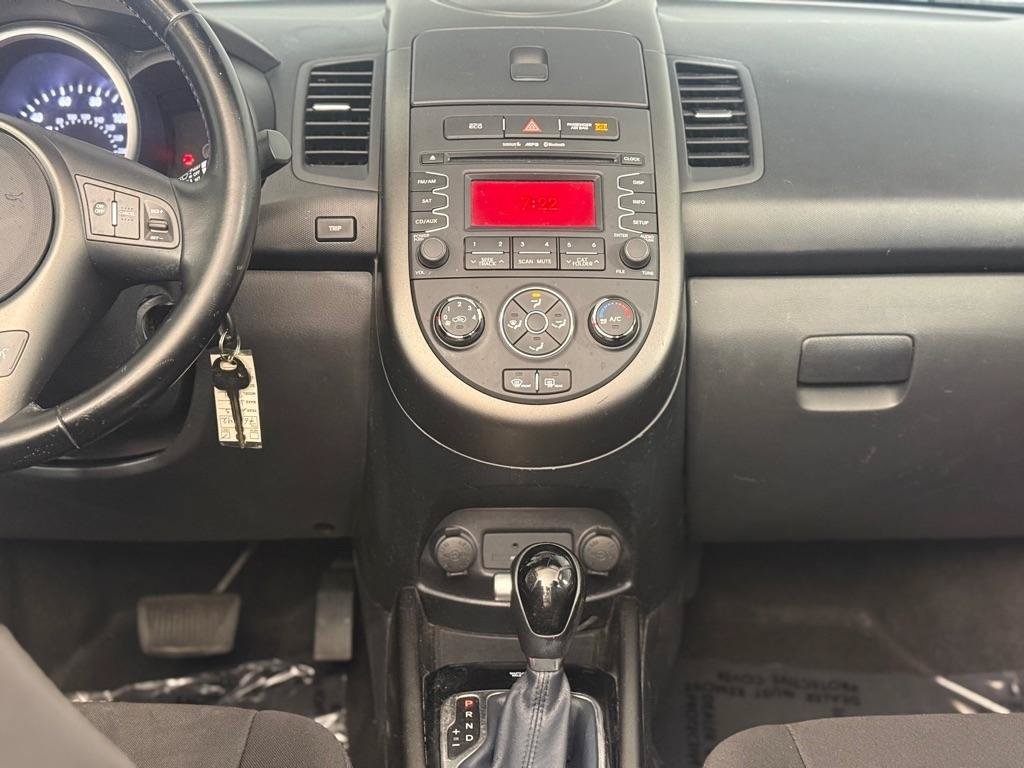 Used 2013 Kia Soul + FWD image 14