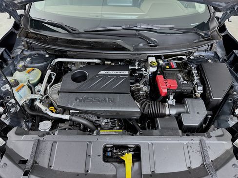 Used 2023 Nissan Rogue S AWD/4WD image 29