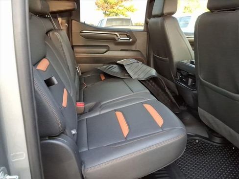 Used 2024 GMC Sierra 1500 AT4 w/ Technology Package image 25