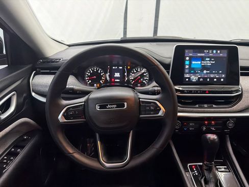 Used 2022 Jeep Compass Latitude FWD image 22