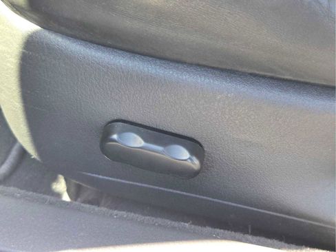 Used 2002 Ford Thunderbird Deluxe RWD image 18